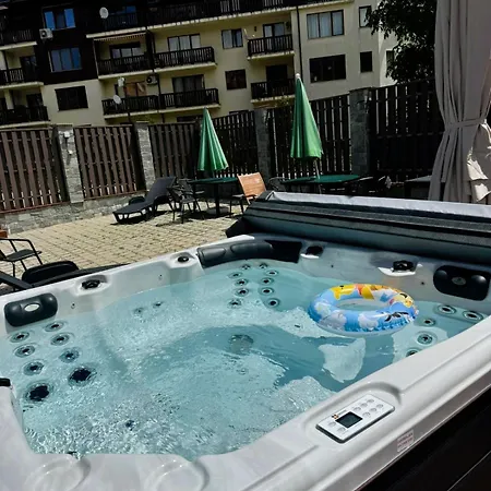 7 Pools Boutique