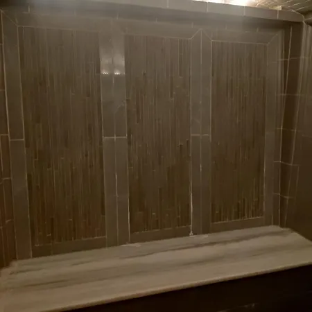 7 Pools Boutique מלון דירות בנסקו