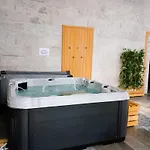 7 Pools Boutique Aparthotel Bansko
