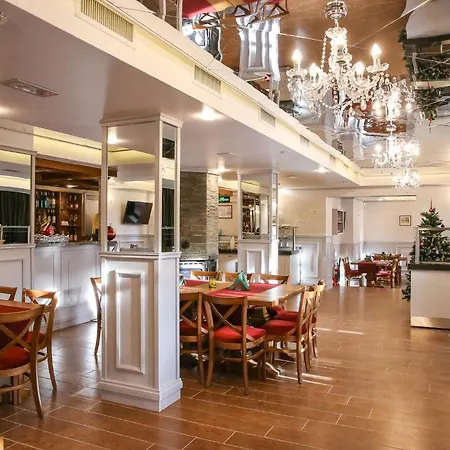 Ξενοδοχείο με διαμερίσματα 7 Pools Boutique 3*